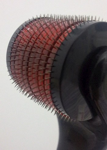 Kırmızı Derma Roller Cilt Bakım Aleti - Görsel 3