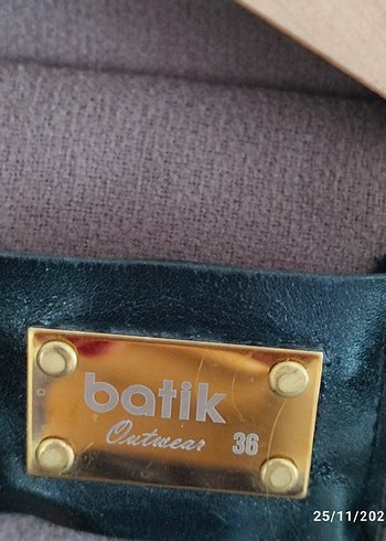 Düğmeli Koyu Kahverengi Kaban - Görsel 5