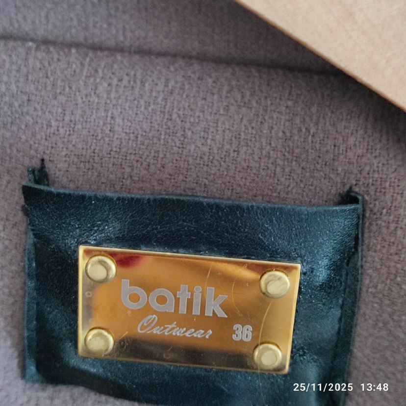 Düğmeli Koyu Kahverengi Kaban - Görsel 5