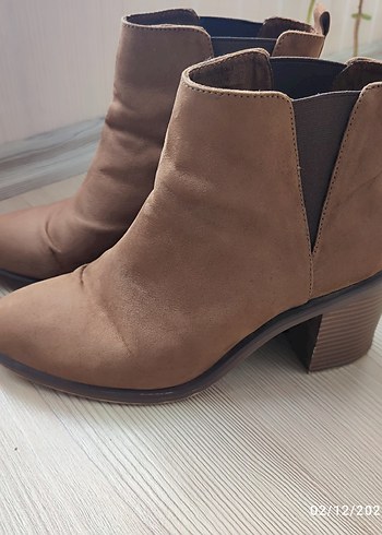kahverengi Süet Kadın Dolgu Topuklu Bot - Görsel 3