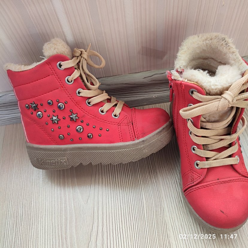 Kız Çocuk Kırmızı Kürklü Bot - Görsel 3