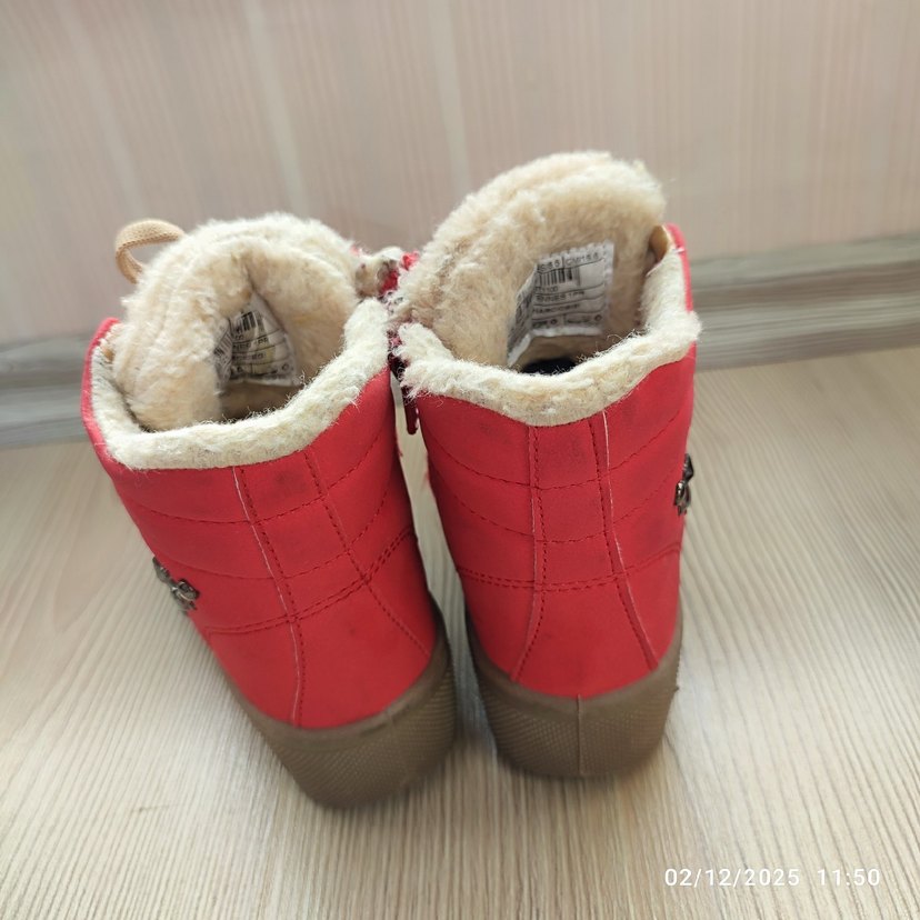 Kız Çocuk Kırmızı Kürklü Bot - Görsel 2