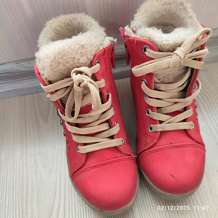 Kız Çocuk Kırmızı Kürklü Bot - Görsel 4