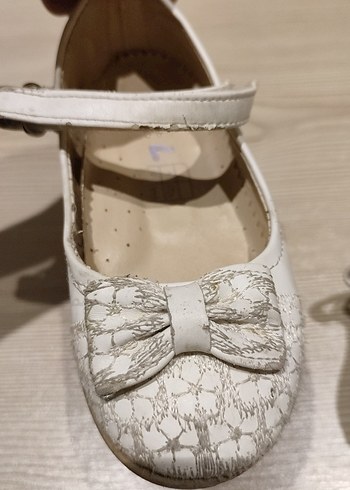 Beyaz Yılan Desenli Fiyonklu Kız Babet - Görsel 5