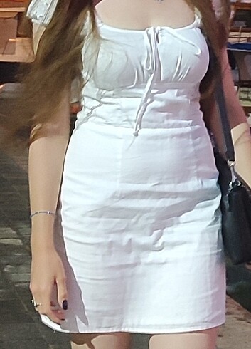 Beyaz elbise