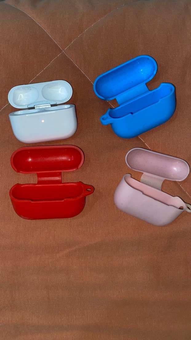 Beyaz Kablosuz Kulaklık Şarj Kutusu - Görsel 2