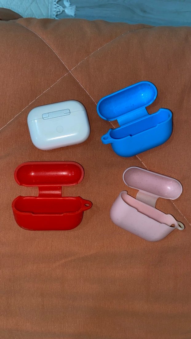 Beyaz Kablosuz Kulaklık Şarj Kutusu - Görsel 3