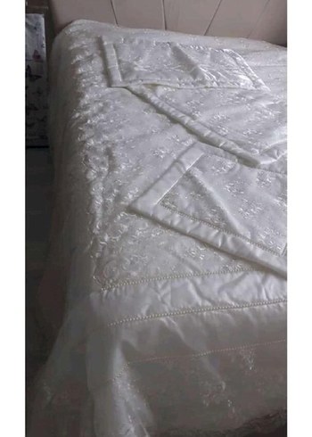 İnci Detaylı İşlemeli Beyaz Yatak Örtüsü - Görsel 4
