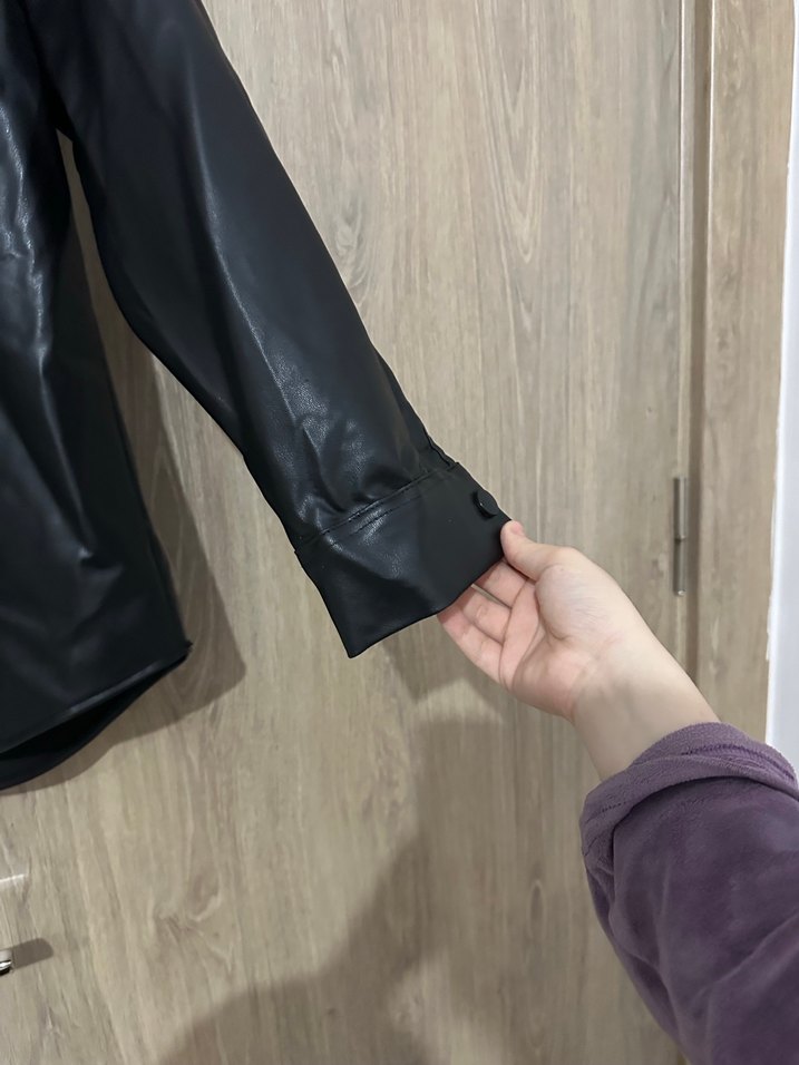 Düğmeli Siyah Deri Kadın Ceket - Görsel 2