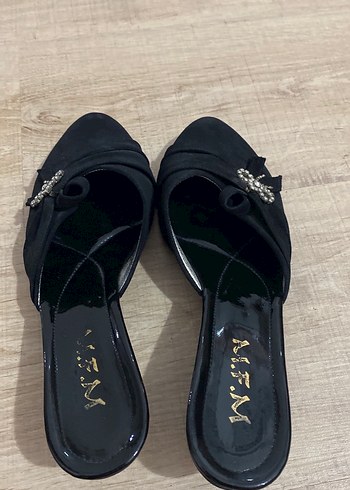 Klasik Siyah Topuklu Kadın Terlik - Görsel 2
