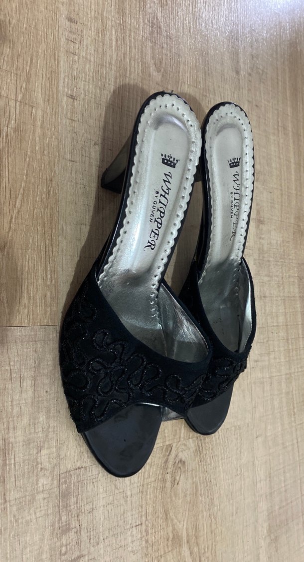 Siyah Desenli Kadın Topuklu Terlik - Görsel 2