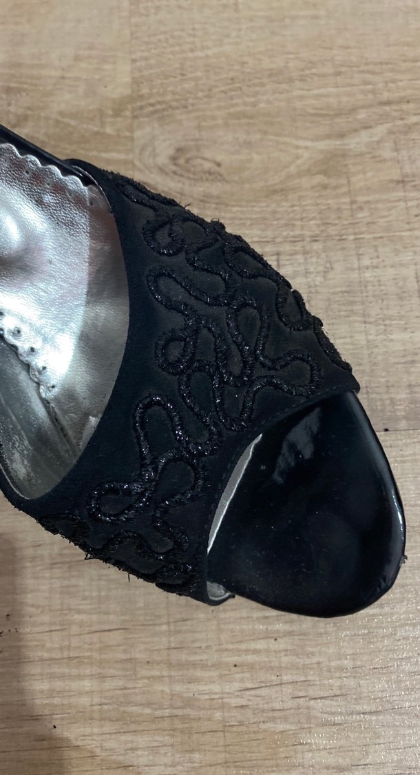 Siyah Desenli Kadın Topuklu Terlik - Görsel 4