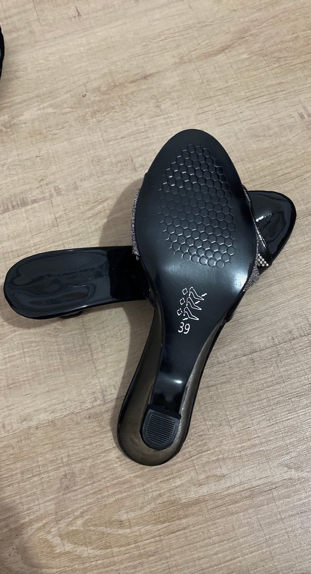 Gri Parlak Taşlı Kadın Topuklu Terlik - Görsel 3