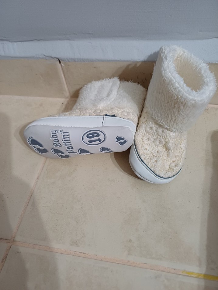 Kız Çocuk Beyaz Kürklü Triko Ev Terliği - Görsel 3