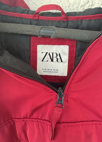 ZARA ERKEK Kırmızı Kapüşonlu Fermuarlı Ceket - Görsel 2