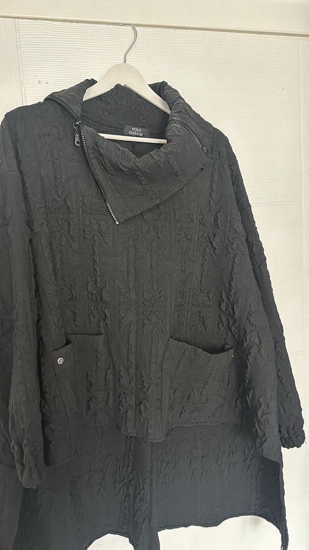 Düğmeli Siyah Uzun şık kullanıma uygun gömlek tasarım - Görsel 2