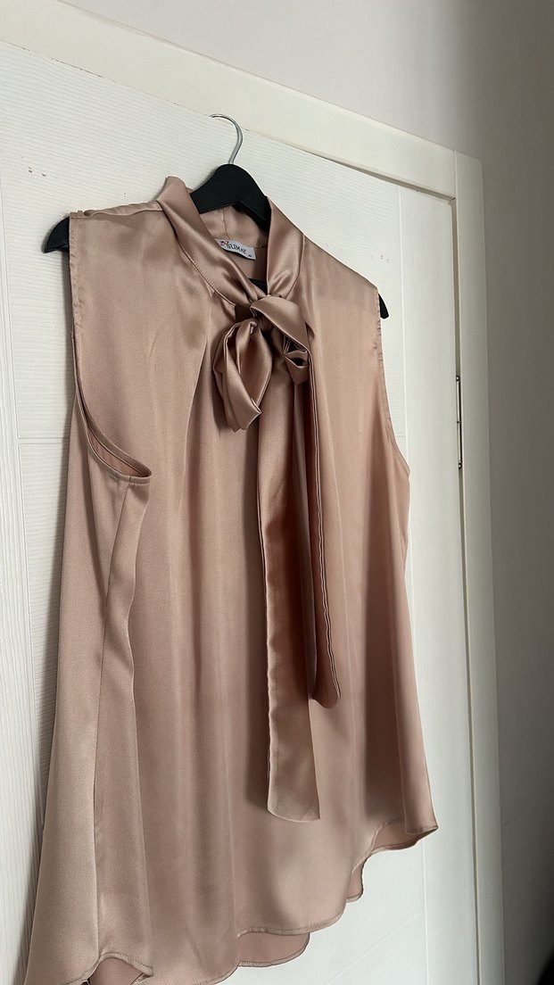 Bej Saten Halter Yaka saten Kadın Bluz - Görsel 2