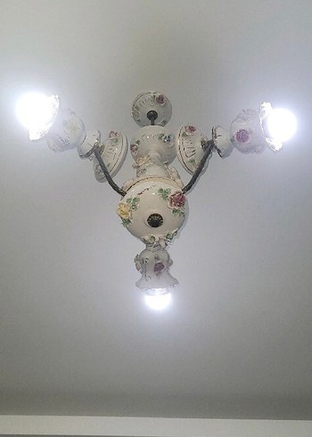 Çiçek Detaylı Beyaz Avize - Görsel 2