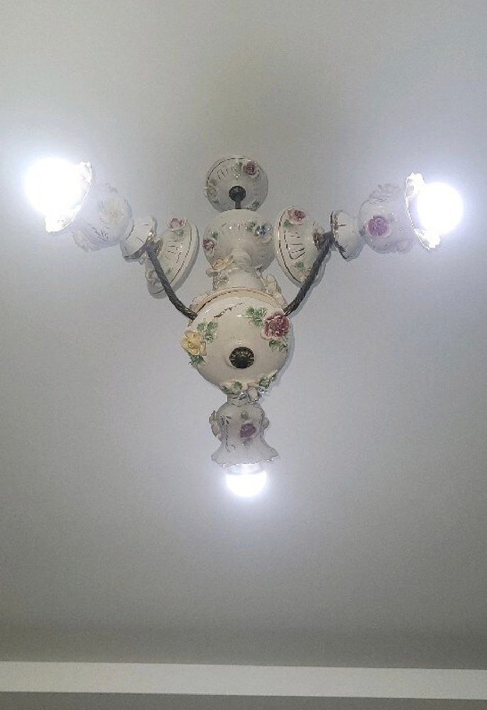 Çiçek Detaylı Beyaz Avize - Görsel 2