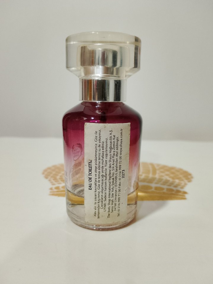 White Musk Smoky Rose Edt Unisex - Görsel 2