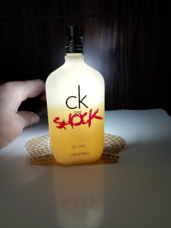 CK One Shock Edt Kadın - Görsel 3