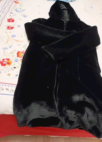 Kadın Siyah Uzun Peluş Kürk Detaylı Kaban - Görsel 2