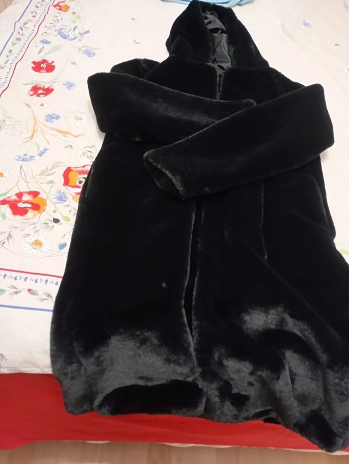 Kadın Siyah Uzun Peluş Kürk Detaylı Kaban - Görsel 2