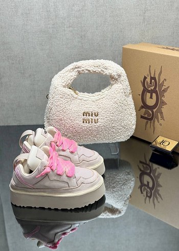 Ugg universal