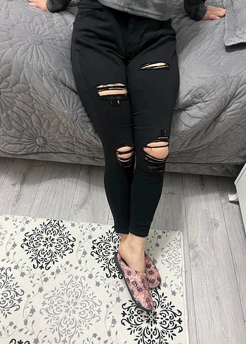 Siyah yırtık pantolon dar paça - Görsel 3