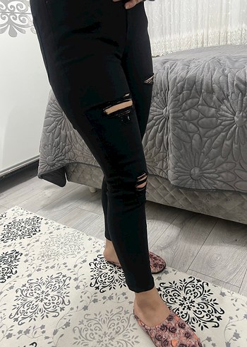 Siyah yırtık pantolon dar paça - Görsel 2
