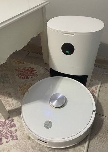 Emiş gücü yüksek robot süpürge