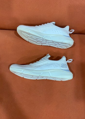 Skechers beyaz koşu ayakkabısı - Görsel 2
