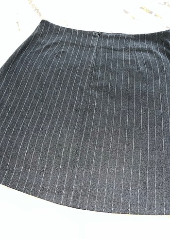 Gri Çizgili Mini Etek - Görsel 2