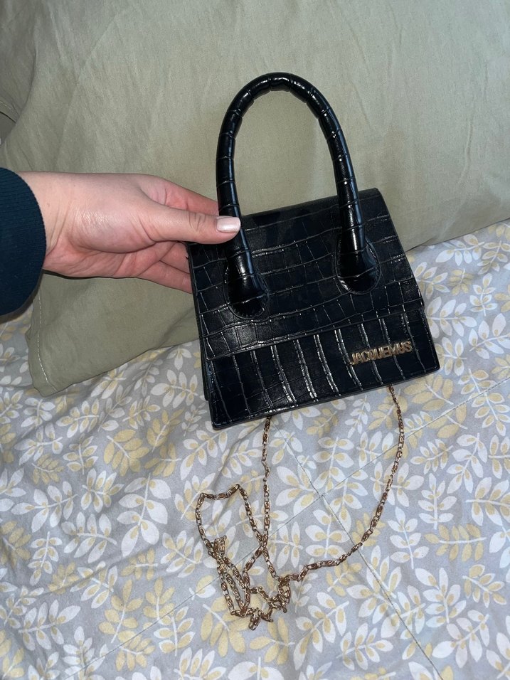 Siyah Yılan Derisi Desenli Zincir Detaylı Deri Çanta - Görsel 3