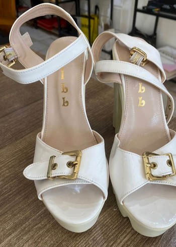 Beyaz Platform Topuklu Kadın Ayakkabı - Görsel 4