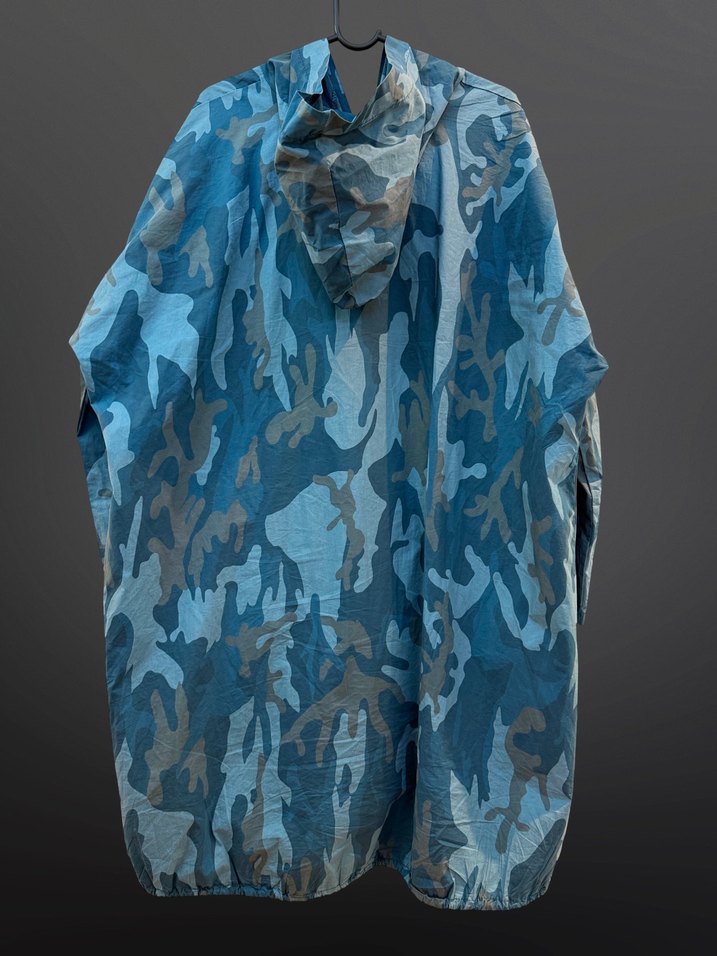 Mavi Kamuflaj Kapüşonlu Uzun Denim Yağmurluk - Görsel 2