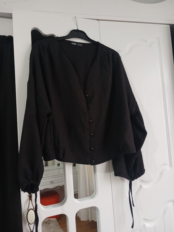 salaş siyah etekli takım 2 kere giyildi - Görsel 2