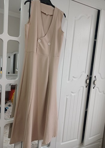 Bej V Yakalı Düğmeli Uzun Elbise - Görsel 4