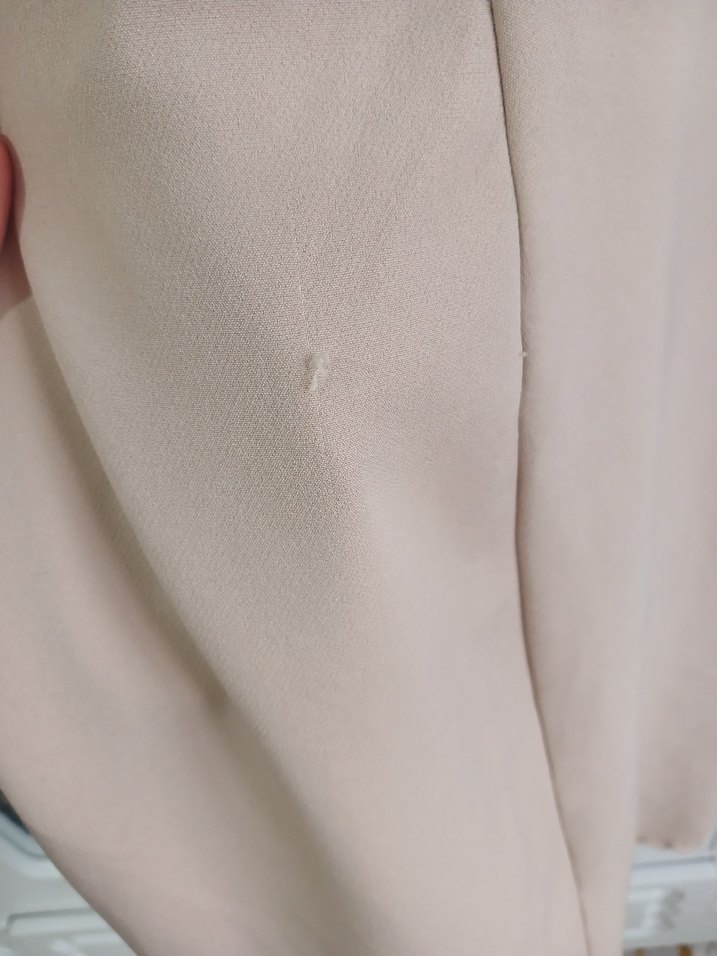 Bej V Yakalı Düğmeli Uzun Elbise - Görsel 3