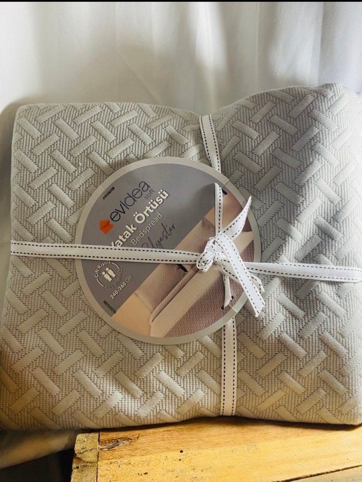 Gri Desenli Polyester Yatak Örtüsü - Görsel 3