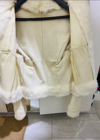 Ekru Kısa Peluş Kürk Mont | Şık & Sıcak | Temiz Kullanım - Görsel 2