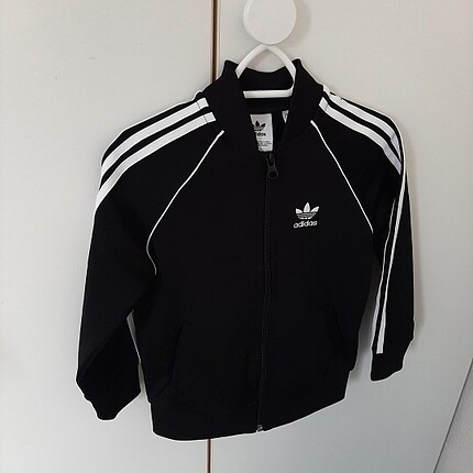 3 -4 yaş kullanılmamış orijinal Adidas ve ayakkabı
