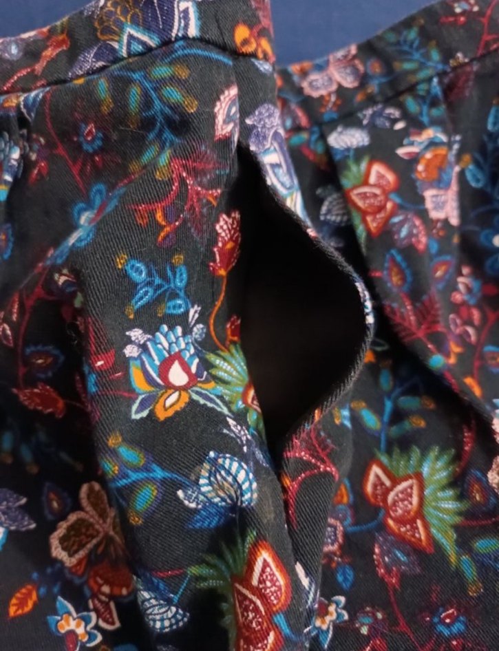 Çiçek Desenli Pilili Kısa Etek - Görsel 3