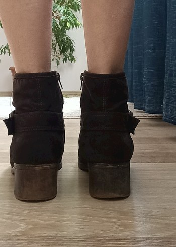 Kahverengi Süet Tokalı Topuklu Kadın Bot - Görsel 7