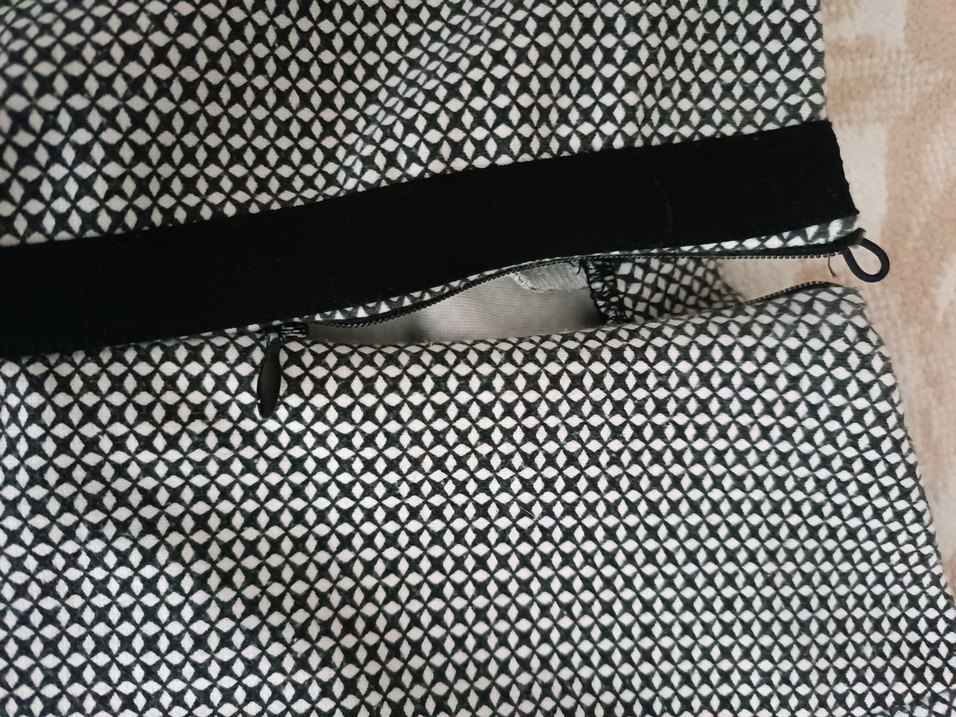 Gri Yılan Desenli Kemerli Dar Kesim Pantolon - Görsel 5