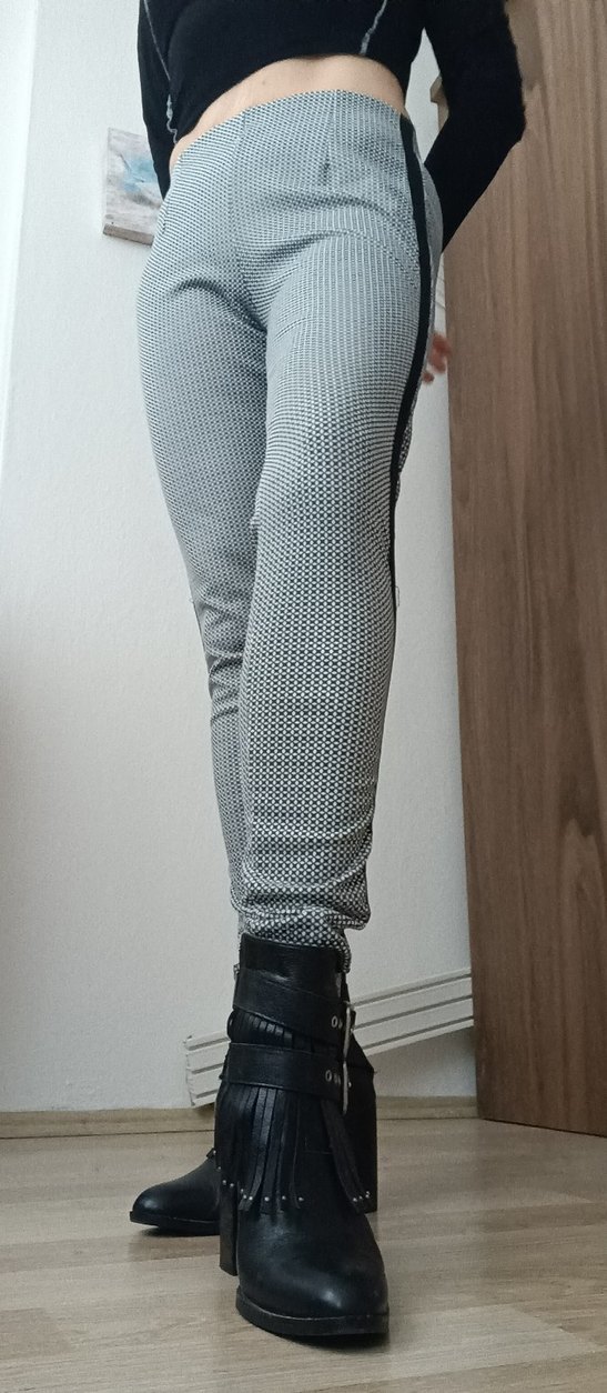 Gri Yılan Desenli Kemerli Dar Kesim Pantolon - Görsel 2