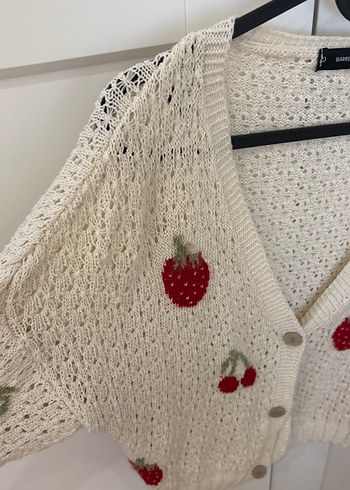 Nakışlı Beyaz Örgü Hırka - Görsel 3