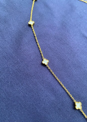 Altın Renk Yonca Zincir Kolye - Görsel 4