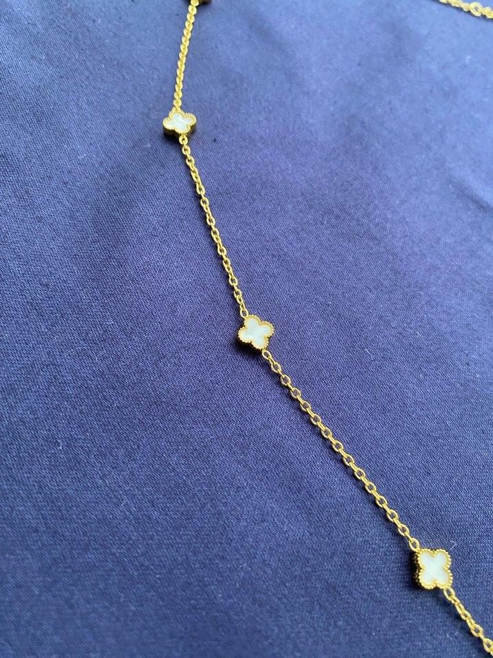 Altın Renk Yonca Zincir Kolye - Görsel 4