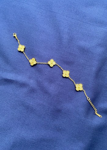 Altın Renk Yonca Detaylı Kadın Bileklik - Görsel 3